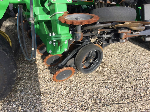 2022 John Deere N540C Air Seeder