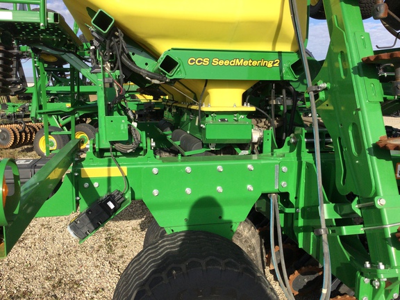 2022 John Deere N540C Air Seeder