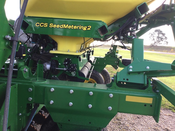 2022 John Deere N540C Air Seeder