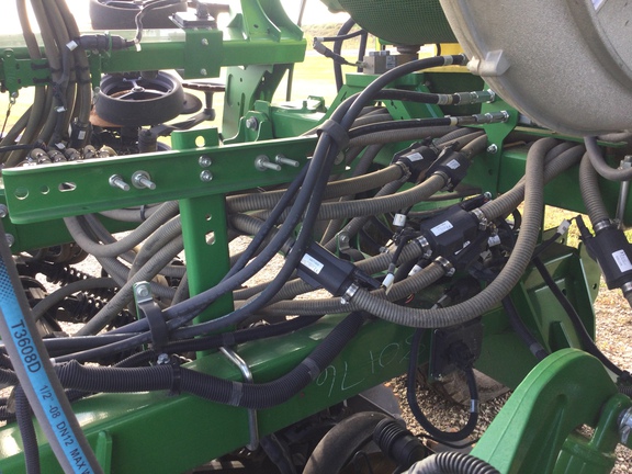 2022 John Deere N540C Air Seeder