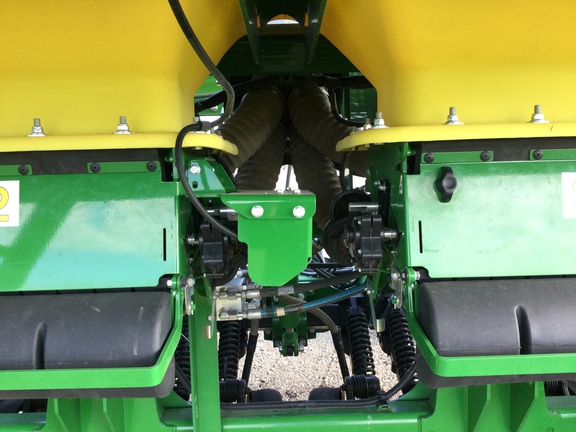 2022 John Deere N540C Air Seeder