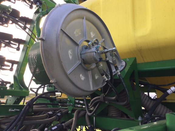 2022 John Deere N540C Air Seeder