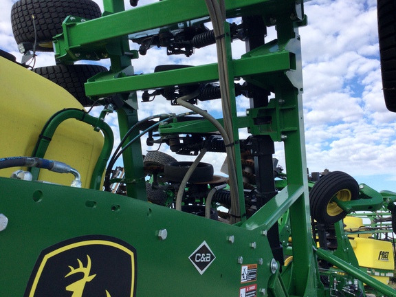 2022 John Deere N540C Air Seeder