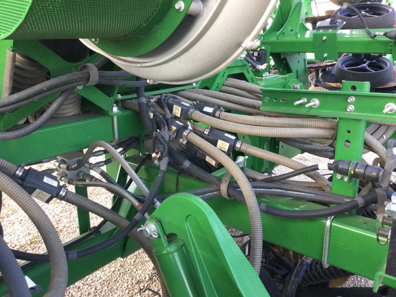 2022 John Deere N540C Air Seeder
