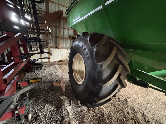 2019 Parker 1142 Grain Cart