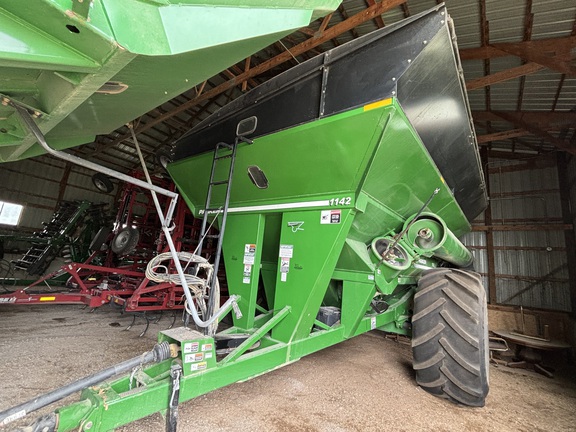 2019 Parker 1142 Grain Cart