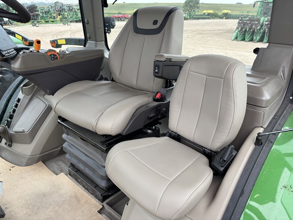2025 John Deere 8R 370 Tractor