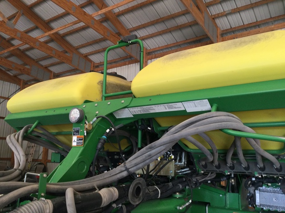 2012 John Deere 1770NT CCS Planter
