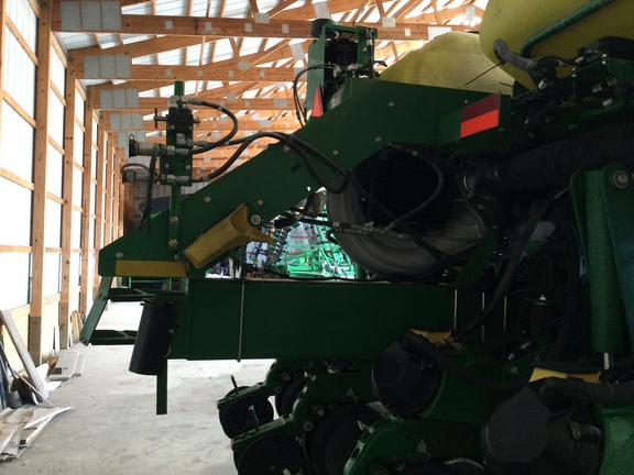 2012 John Deere 1770NT CCS Planter