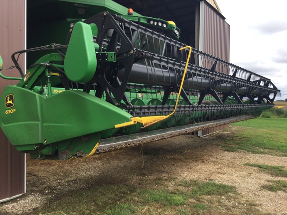 2012 John Deere 630F Header Combine