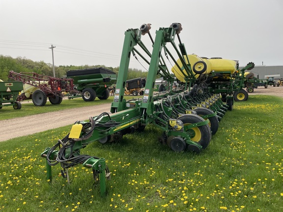 2006 John Deere 1770NT CCS Planter