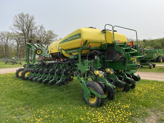 2006 John Deere 1770NT CCS Planter