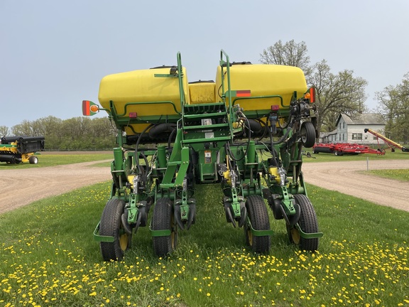 2006 John Deere 1770NT CCS Planter