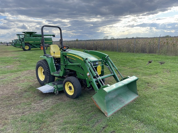 2007 John Deere 3320 Tractor Compact