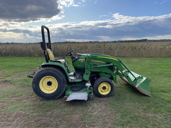 2007 John Deere 3320 Tractor Compact