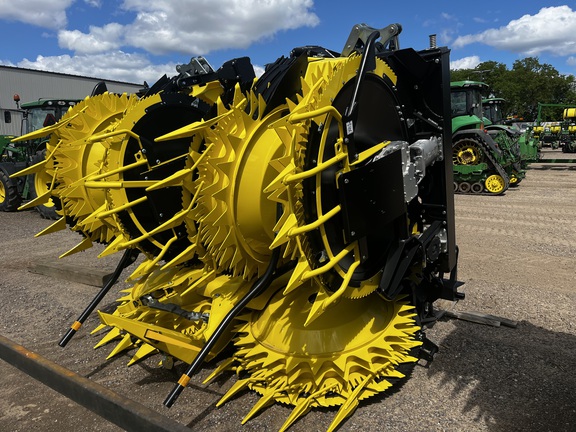 2023 John Deere 772 Header Forage