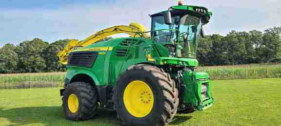 2022 John Deere 9800 Forage Harvester