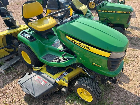 2011 John Deere X320 Garden Tractor