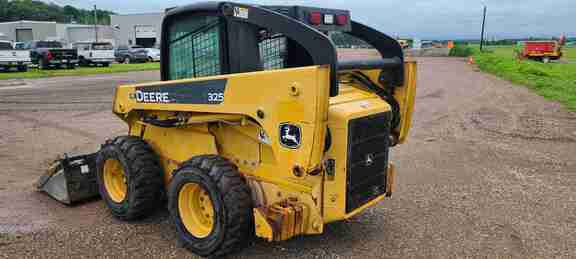 2006 John Deere 325 Skid Steer Loader