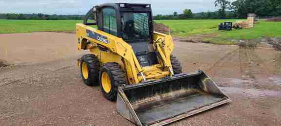 2006 John Deere 325 Skid Steer Loader