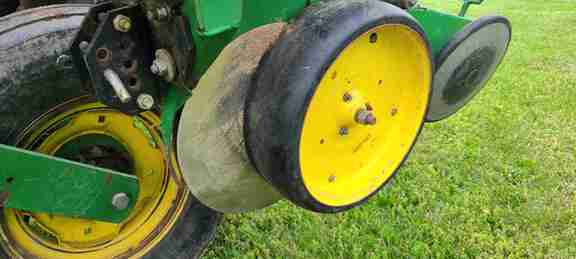 1989 John Deere 7200 Planter