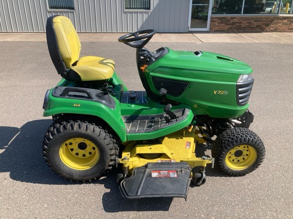 2013 John Deere X738 Garden Tractor