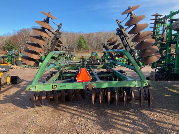 John Deere 235 Disk