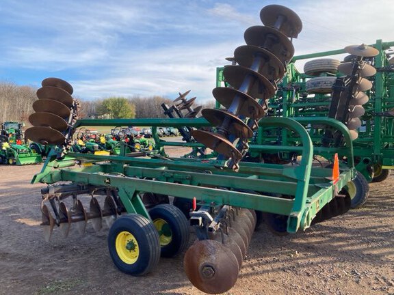 John Deere 235 Disk