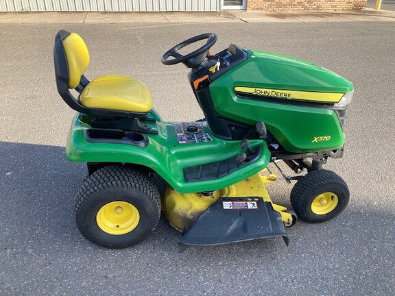 2016 John Deere X370 Garden Tractor