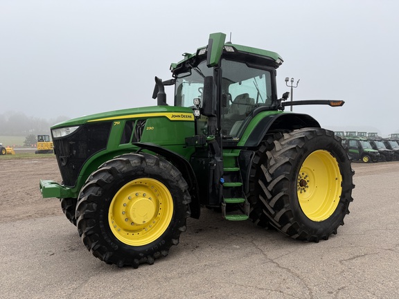 2021 John Deere 7R 230 Tractor