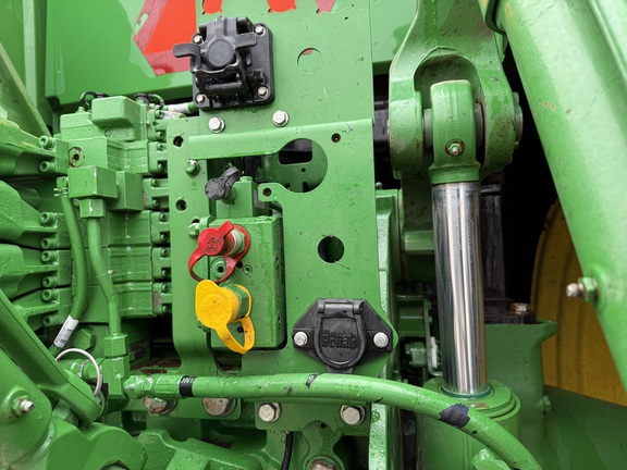 2021 John Deere 7R 230 Tractor