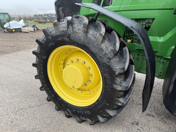 2021 John Deere 7R 230 Tractor