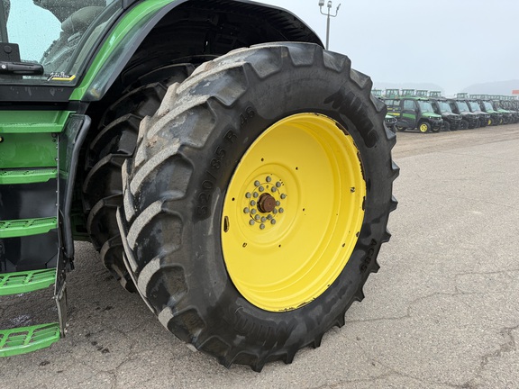 2021 John Deere 7R 230 Tractor