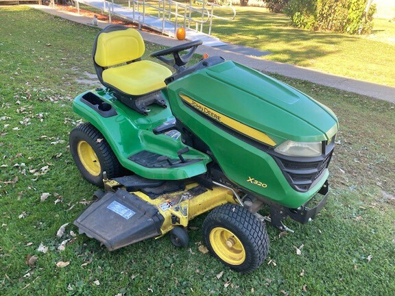 2015 John Deere X320 Garden Tractor