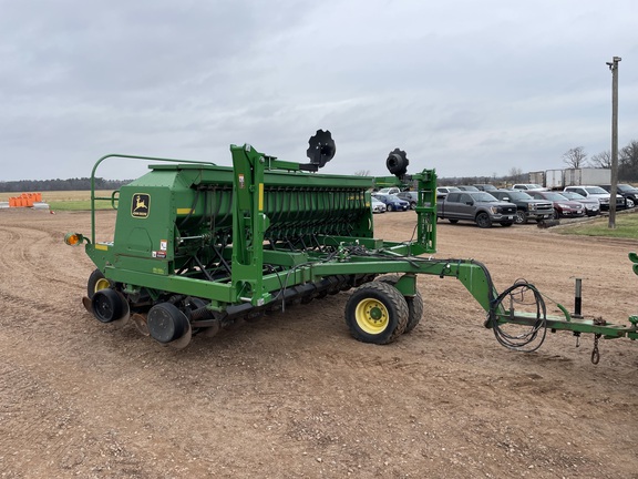 1999 John Deere 1560 Drill