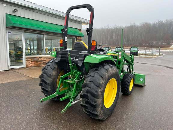 2017 John Deere 4066R Tractor Compact