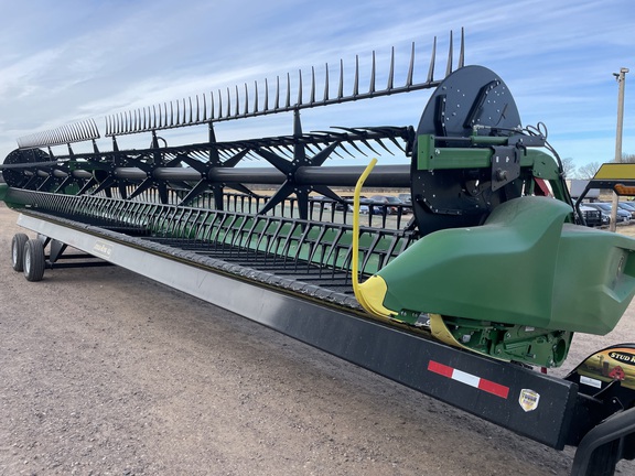 2024 John Deere RD40F Header Combine