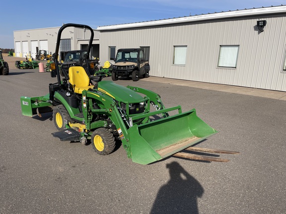 2022 John Deere 1025R Tractor Compact