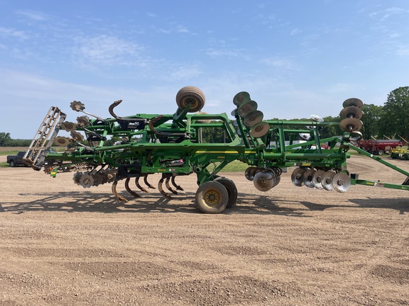 2018 John Deere 2730 Disk Ripper