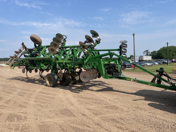 2018 John Deere 2730 Disk Ripper