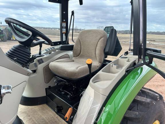 2024 John Deere 3033R Tractor Compact