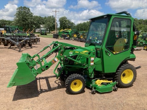 2022 John Deere 2025R Tractor Compact