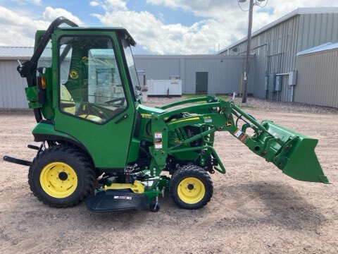 2022 John Deere 2025R Tractor Compact