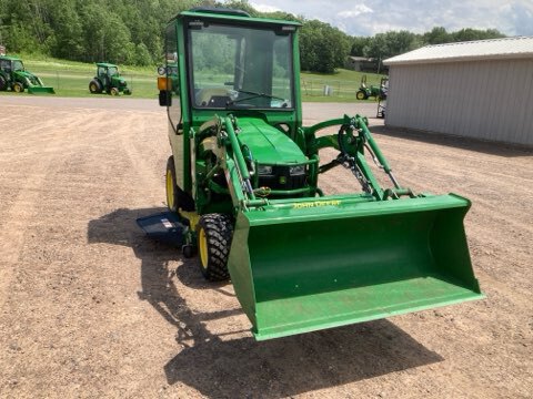 2022 John Deere 2025R Tractor Compact