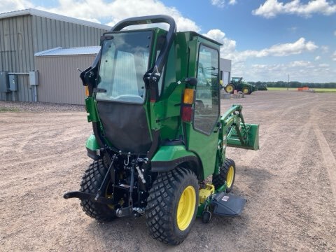 2022 John Deere 2025R Tractor Compact
