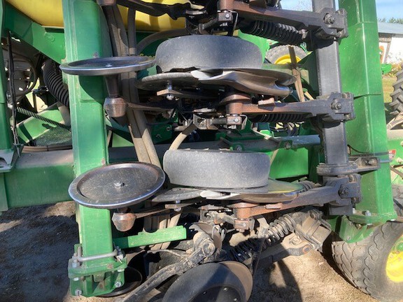2012 John Deere 1990 Air Seeder
