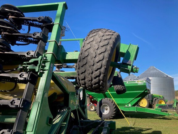2012 John Deere 1990 Air Seeder