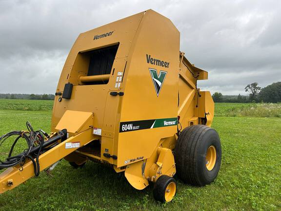 2019 Vermeer 604N SELECT Baler/Round