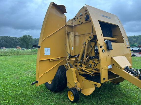 2019 Vermeer 604N SELECT Baler/Round