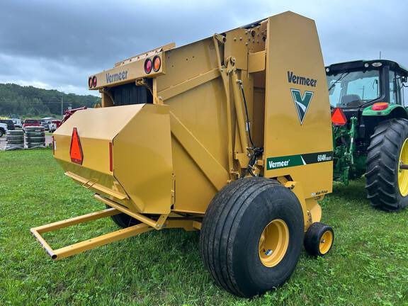 2019 Vermeer 604N SELECT Baler/Round